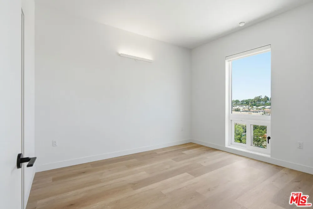 3555 Overland Avenue #610 Los Angeles, CA 90034