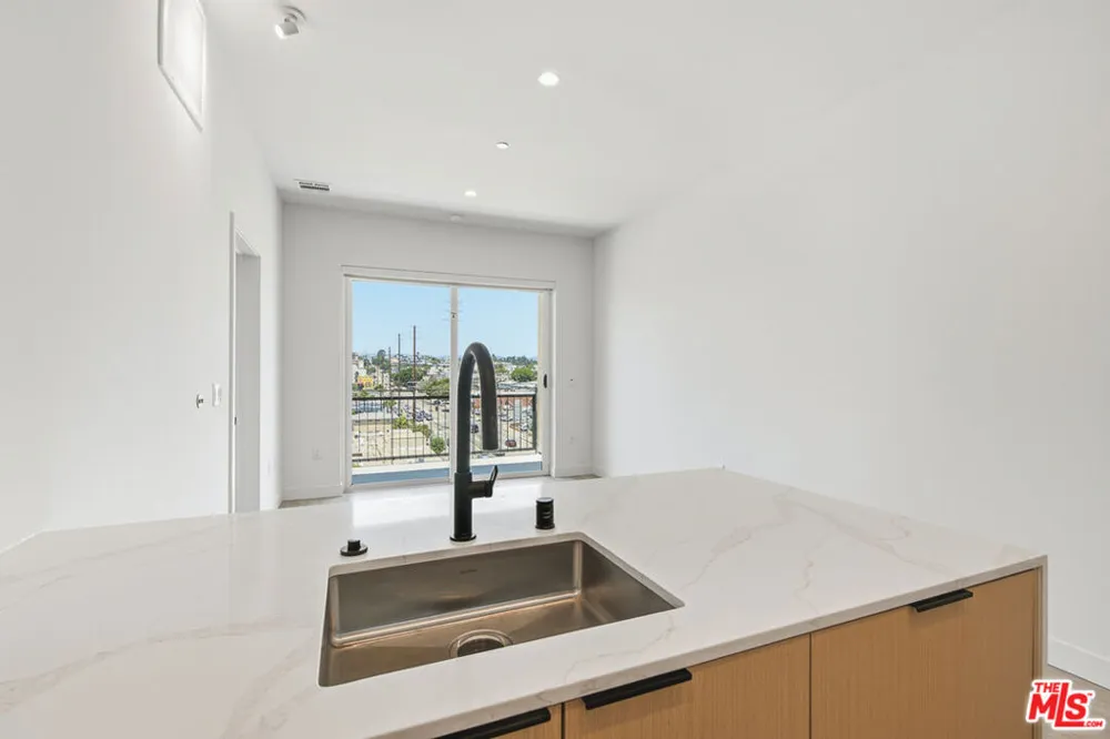 3555 Overland Avenue #610 Los Angeles, CA 90034