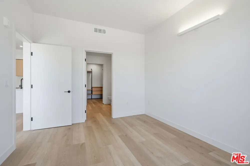 3555 Overland Avenue #610 Los Angeles, CA 90034