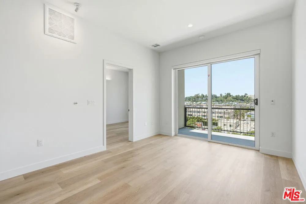 3555 Overland Avenue #610 Los Angeles, CA 90034