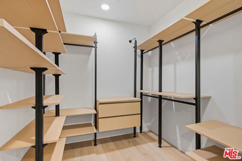 3555 Overland Avenue #610 Los Angeles, CA 90034