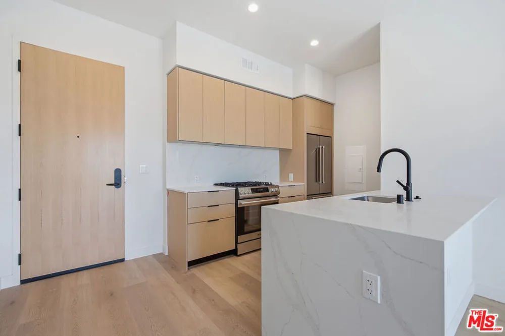 3555 Overland Avenue #610 Los Angeles, CA 90034