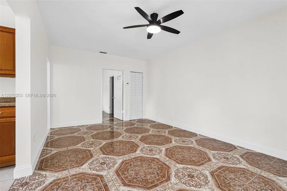 160 NW 45th St #2 Miami, FL 33127