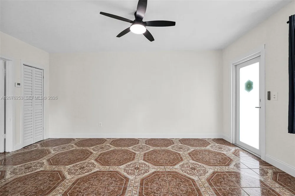 160 NW 45th St #2 Miami, FL 33127