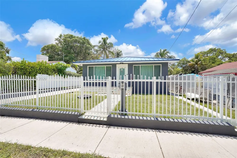160 NW 45th St #2 Miami, FL 33127