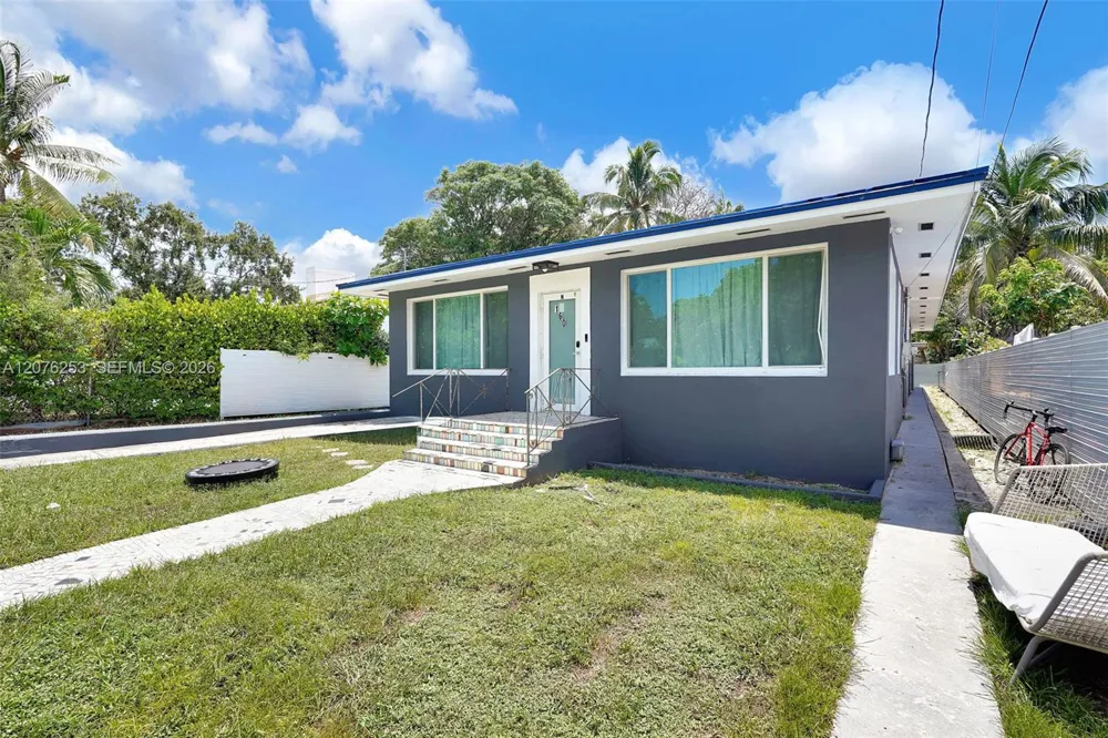 160 NW 45th St #2 Miami, FL 33127