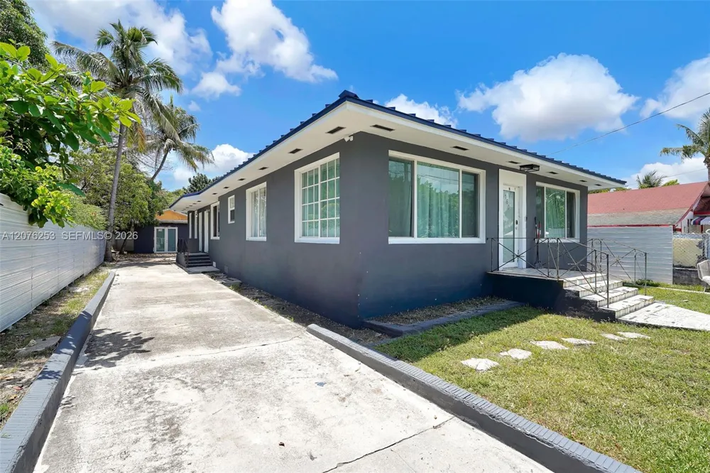 160 NW 45th St #2 Miami, FL 33127