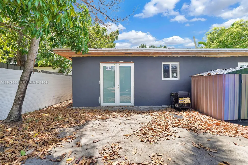 160 NW 45th St #2 Miami, FL 33127