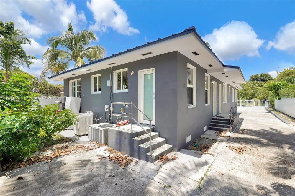 160 NW 45th St #2 Miami, FL 33127