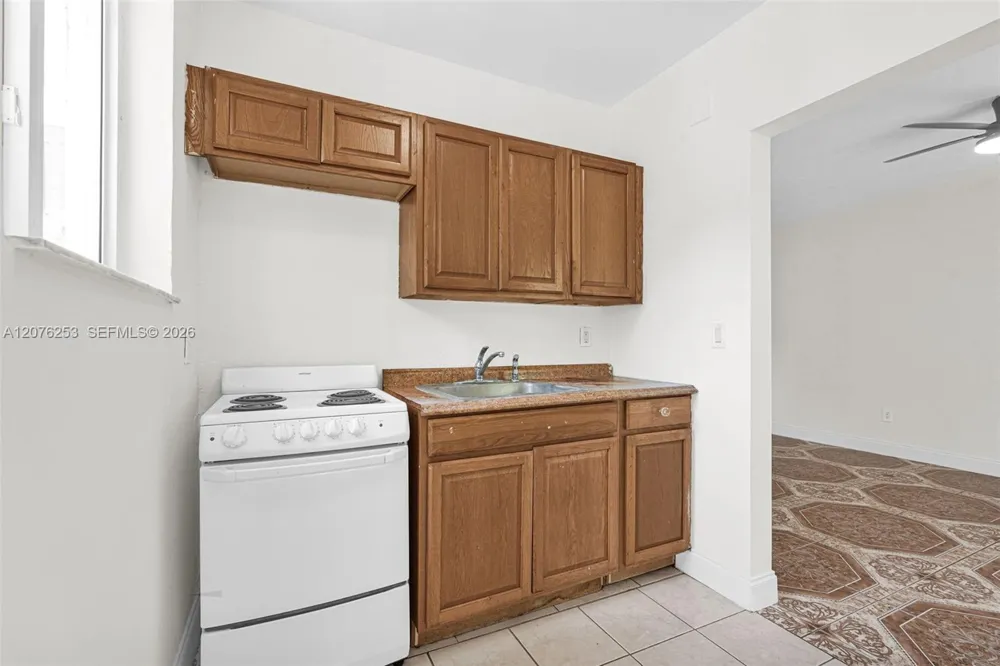160 NW 45th St #2 Miami, FL 33127