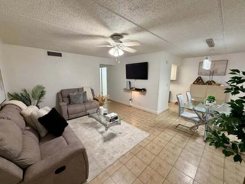 2000 Springdale Boulevard #102 Palm Springs, FL 33461