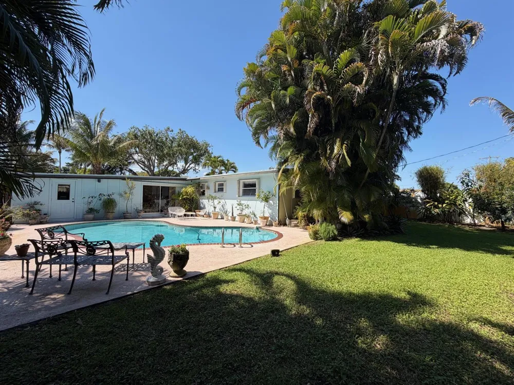708 Westwind Drive North Palm Beach, FL 33408