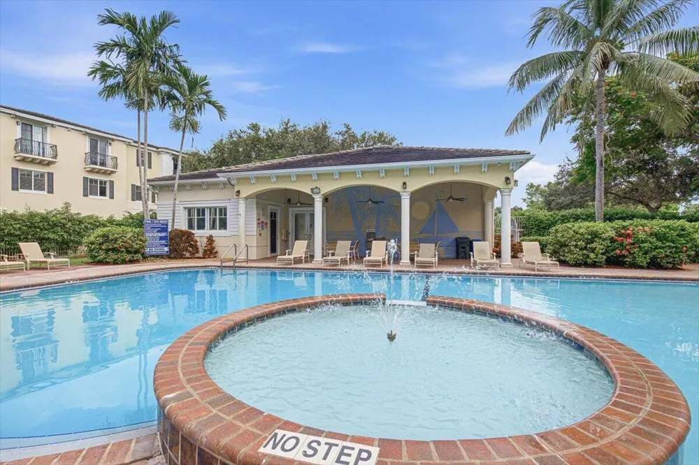 520 NW 39TH CIRCLE Boca Raton, FL 33431