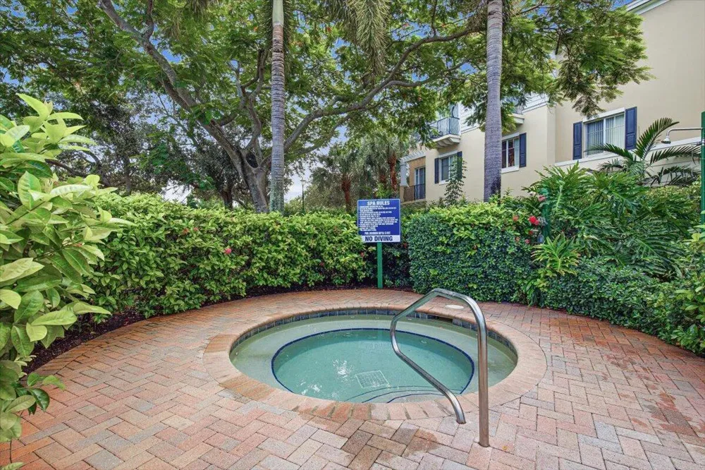 520 NW 39TH CIRCLE Boca Raton, FL 33431
