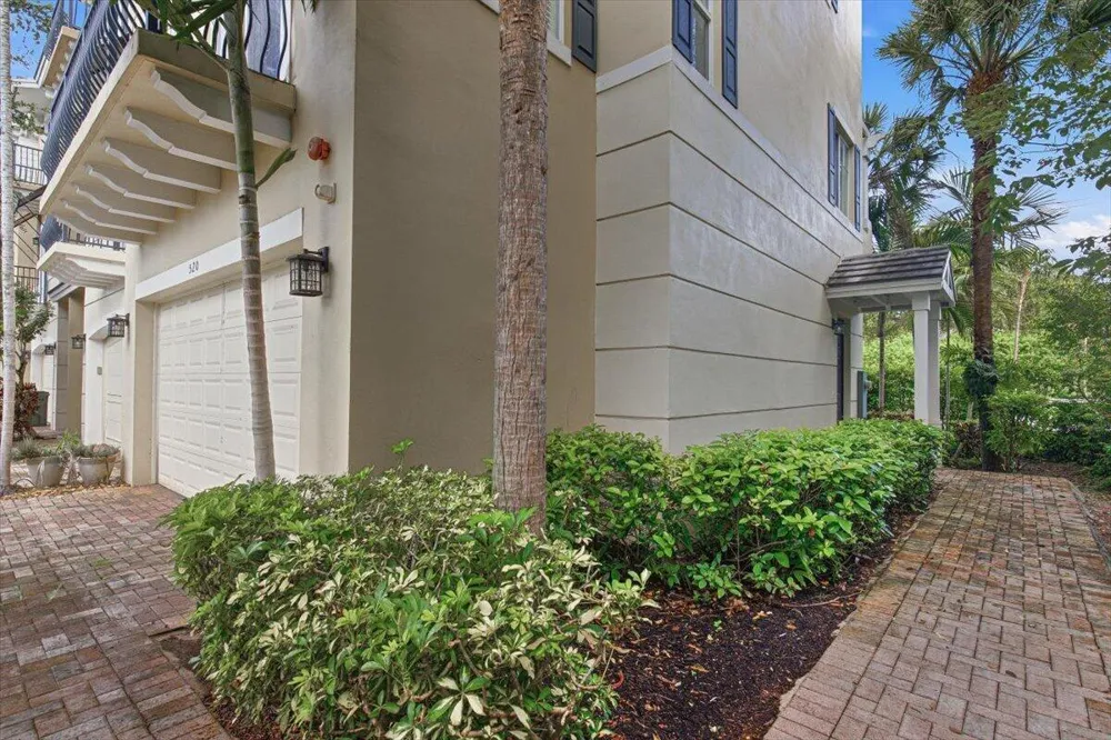 520 NW 39TH CIRCLE Boca Raton, FL 33431