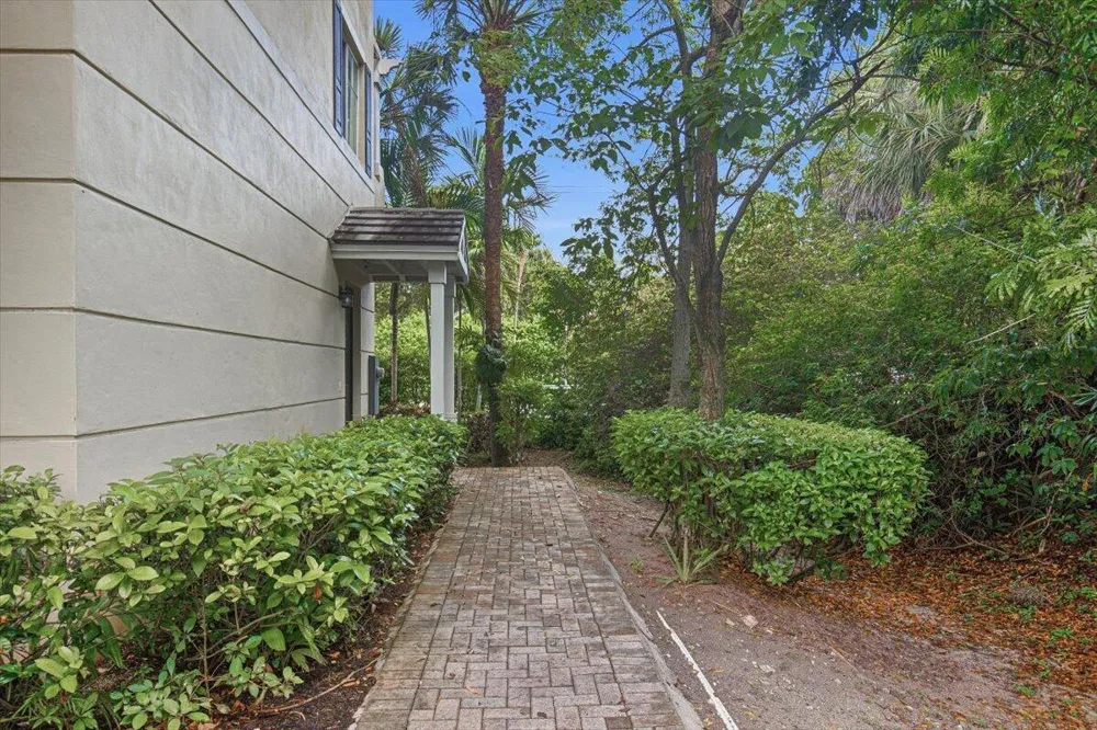 520 NW 39TH CIRCLE Boca Raton, FL 33431