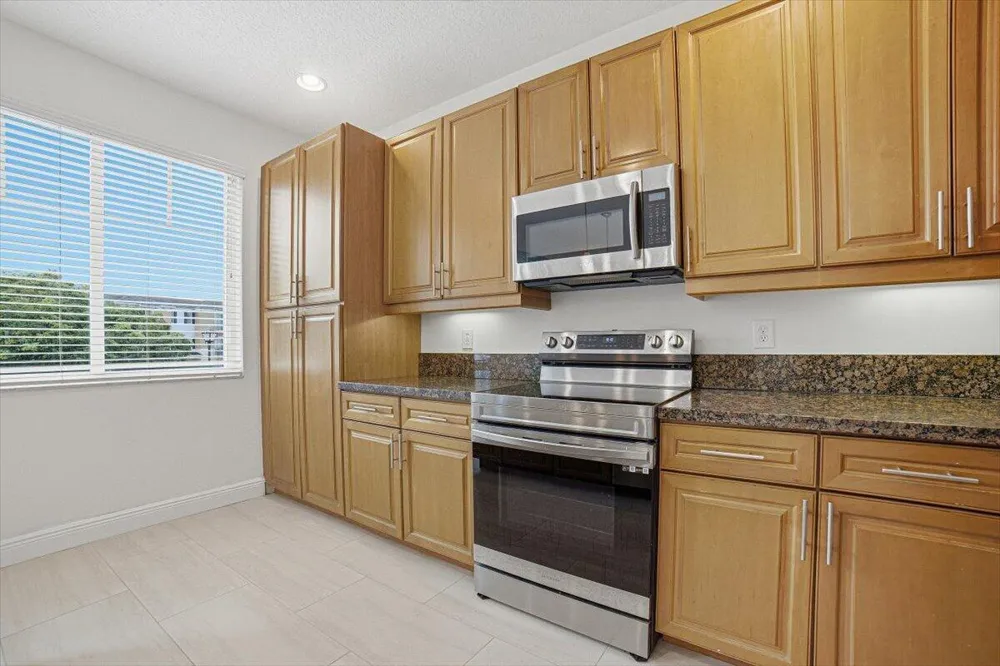 520 NW 39TH CIRCLE Boca Raton, FL 33431