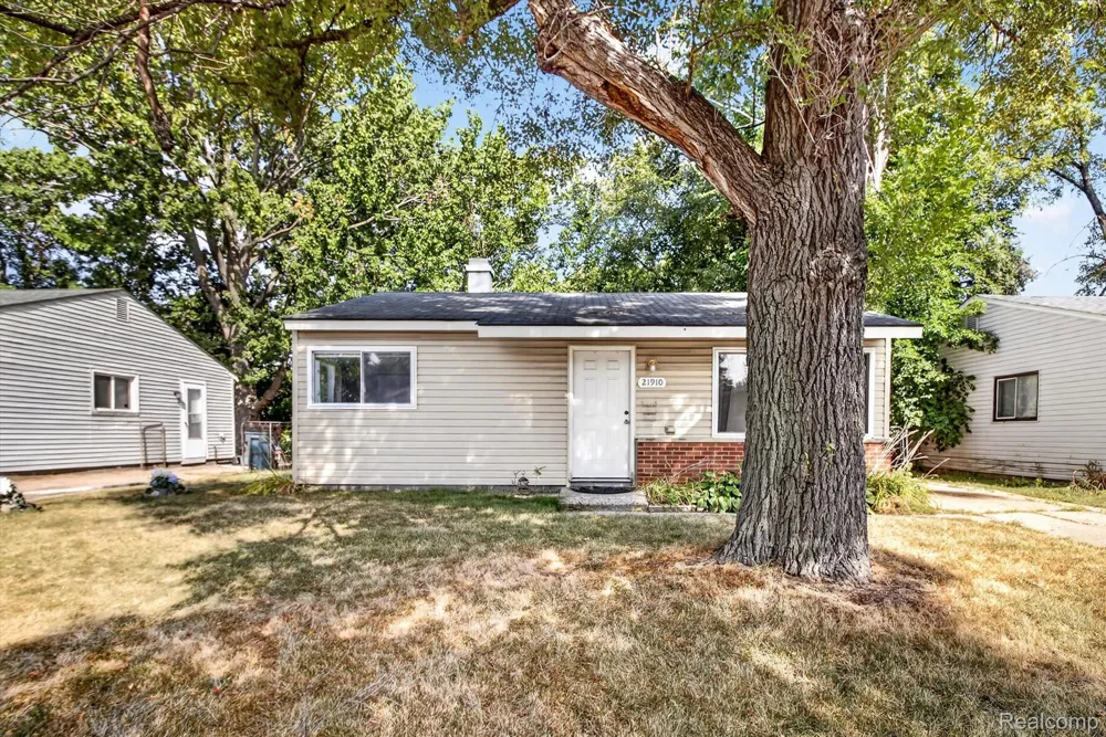 21910 Coolidge Hwy Oak Park City, MI 48237