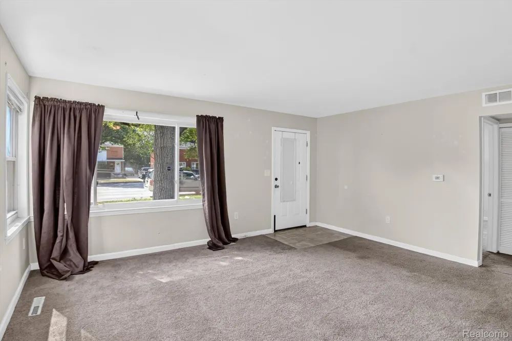 21910 Coolidge Hwy Oak Park City, MI 48237
