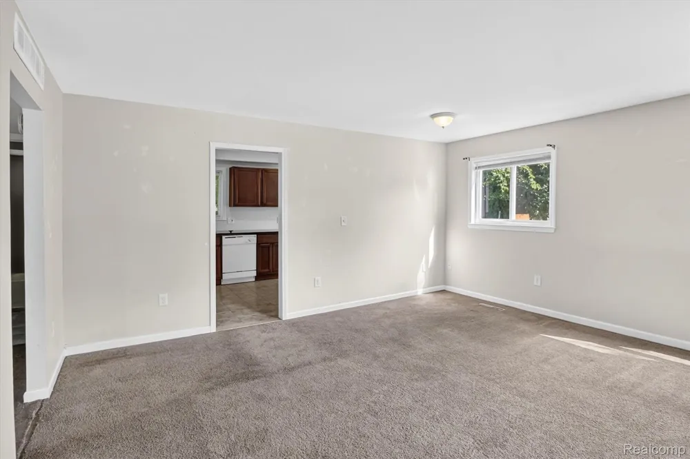 21910 Coolidge Hwy Oak Park City, MI 48237