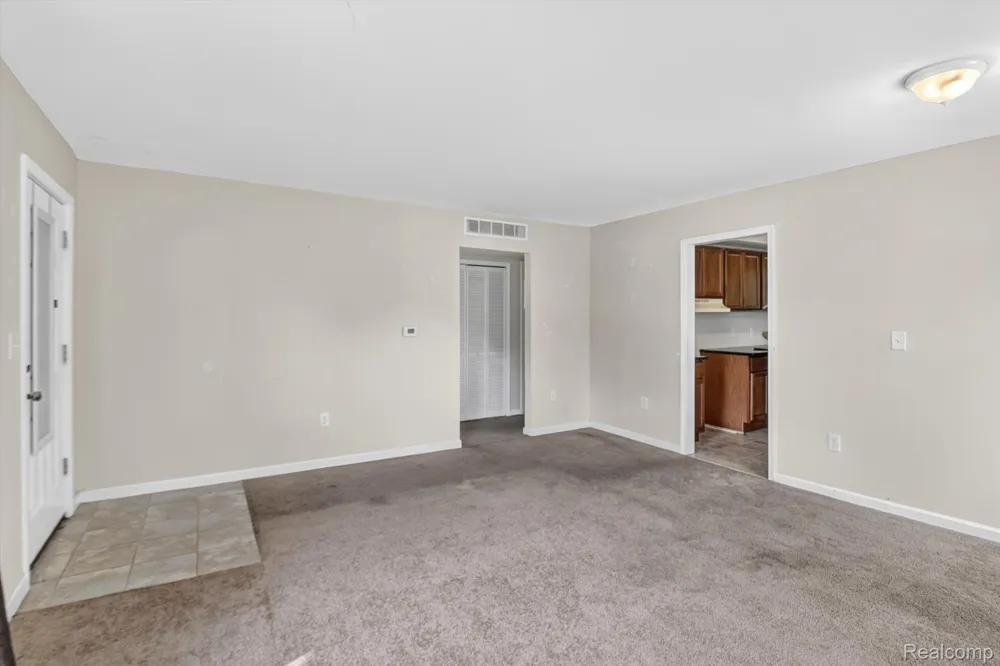 21910 Coolidge Hwy Oak Park City, MI 48237