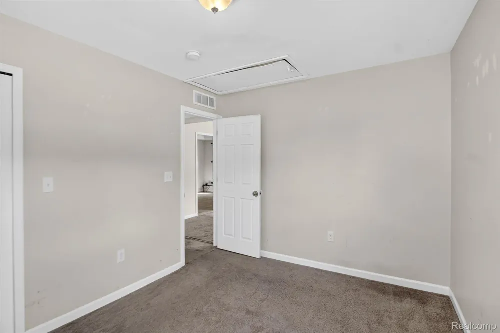 21910 Coolidge Hwy Oak Park City, MI 48237