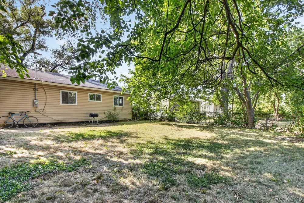 21910 Coolidge Hwy Oak Park City, MI 48237
