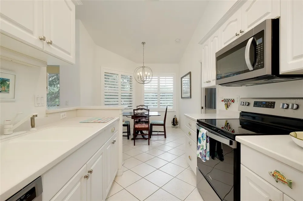 703 CASA DEL LAGO WAY #703 Venice, FL 34292