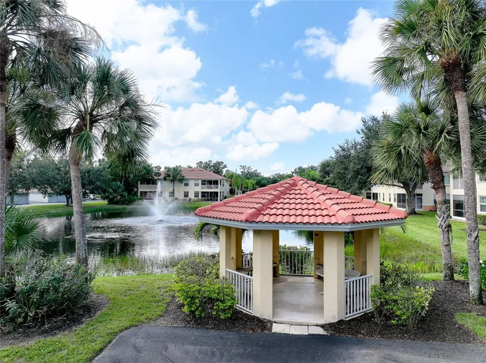 703 CASA DEL LAGO WAY #703 Venice, FL 34292