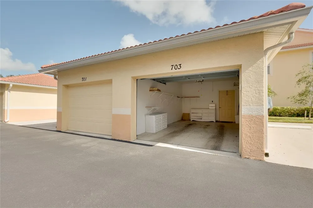 703 CASA DEL LAGO WAY #703 Venice, FL 34292