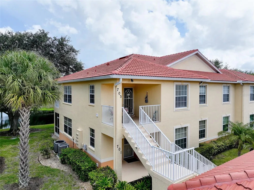 703 CASA DEL LAGO WAY #703 Venice, FL 34292