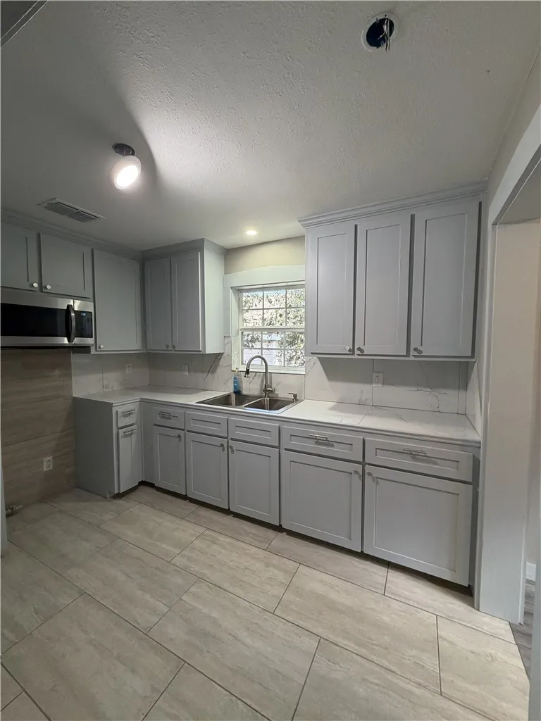 510 Adams Alice, TX 78332