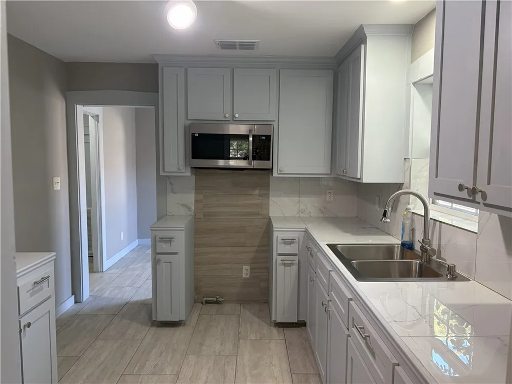 510 Adams Alice, TX 78332