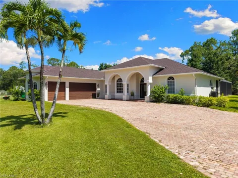 6521 Livingston Woods Lane