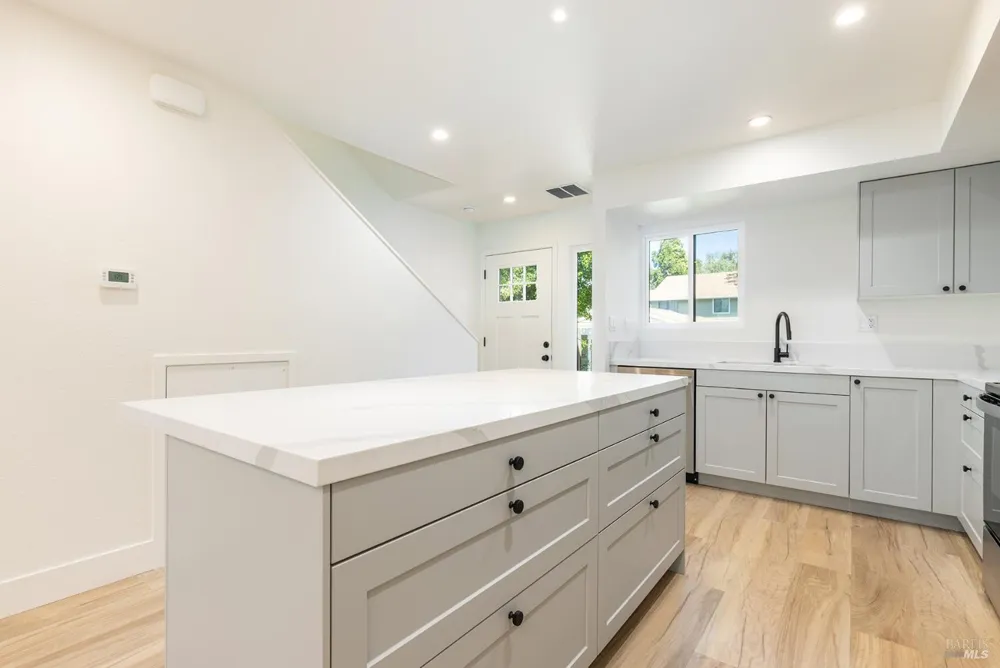 139 Vista View Drive Cloverdale, CA 95425