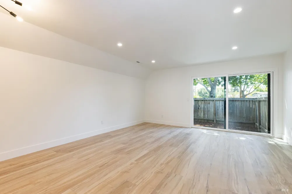 139 Vista View Drive Cloverdale, CA 95425
