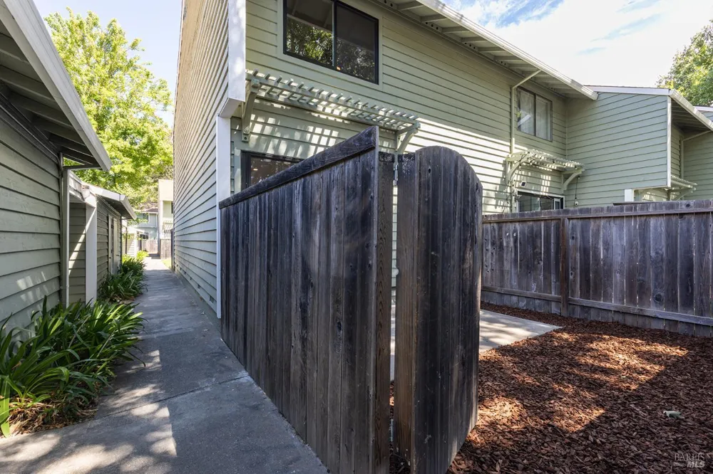 139 Vista View Drive Cloverdale, CA 95425