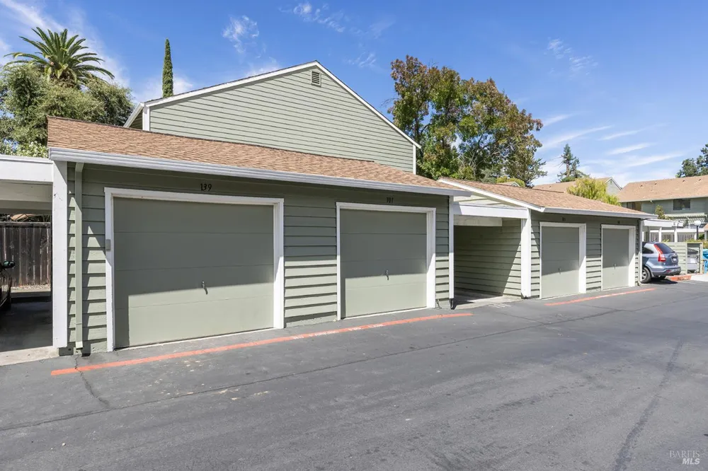 139 Vista View Drive Cloverdale, CA 95425