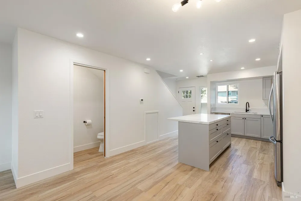 139 Vista View Drive Cloverdale, CA 95425