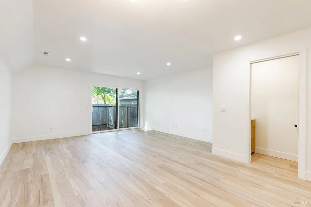 139 Vista View Drive Cloverdale, CA 95425