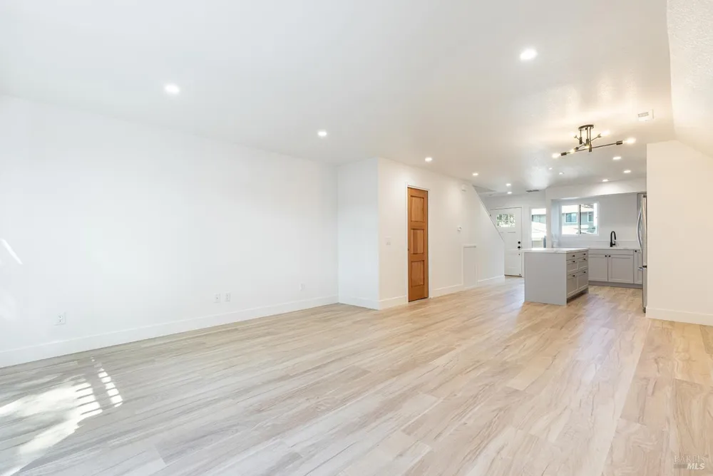 139 Vista View Drive Cloverdale, CA 95425