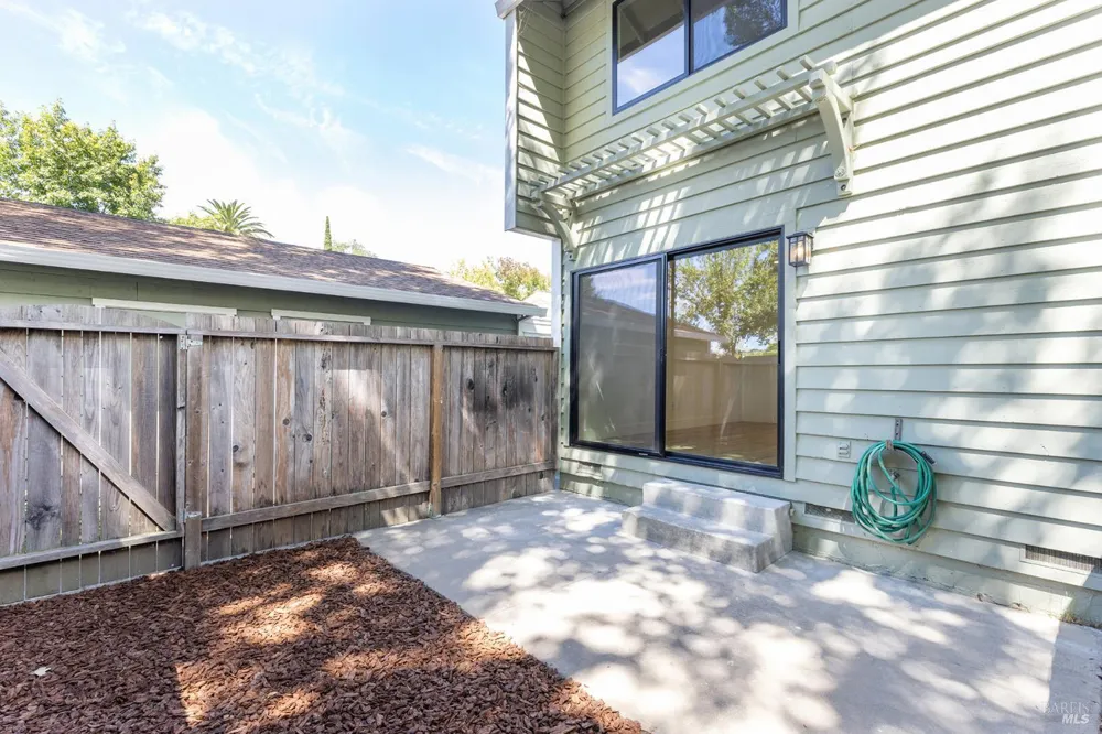 139 Vista View Drive Cloverdale, CA 95425