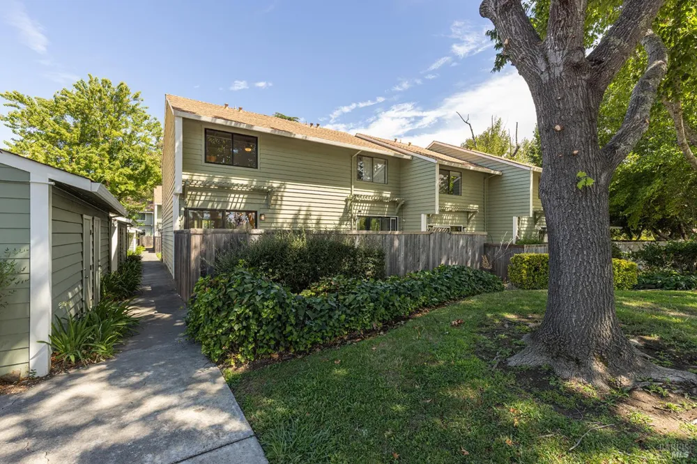 139 Vista View Drive Cloverdale, CA 95425