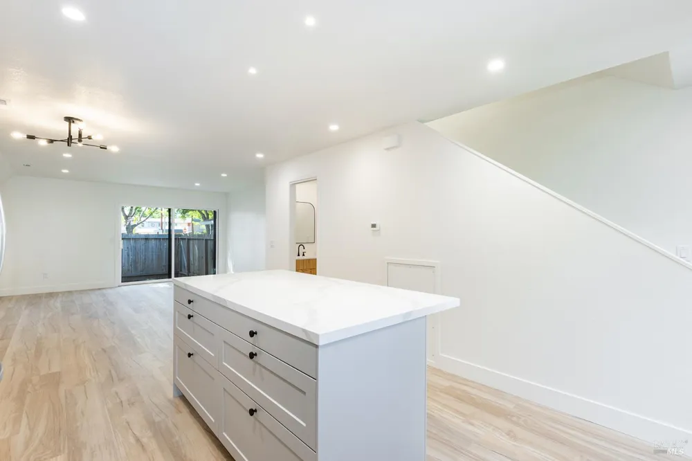139 Vista View Drive Cloverdale, CA 95425