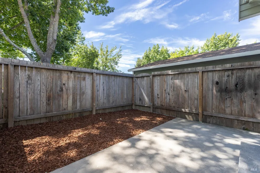 139 Vista View Drive Cloverdale, CA 95425