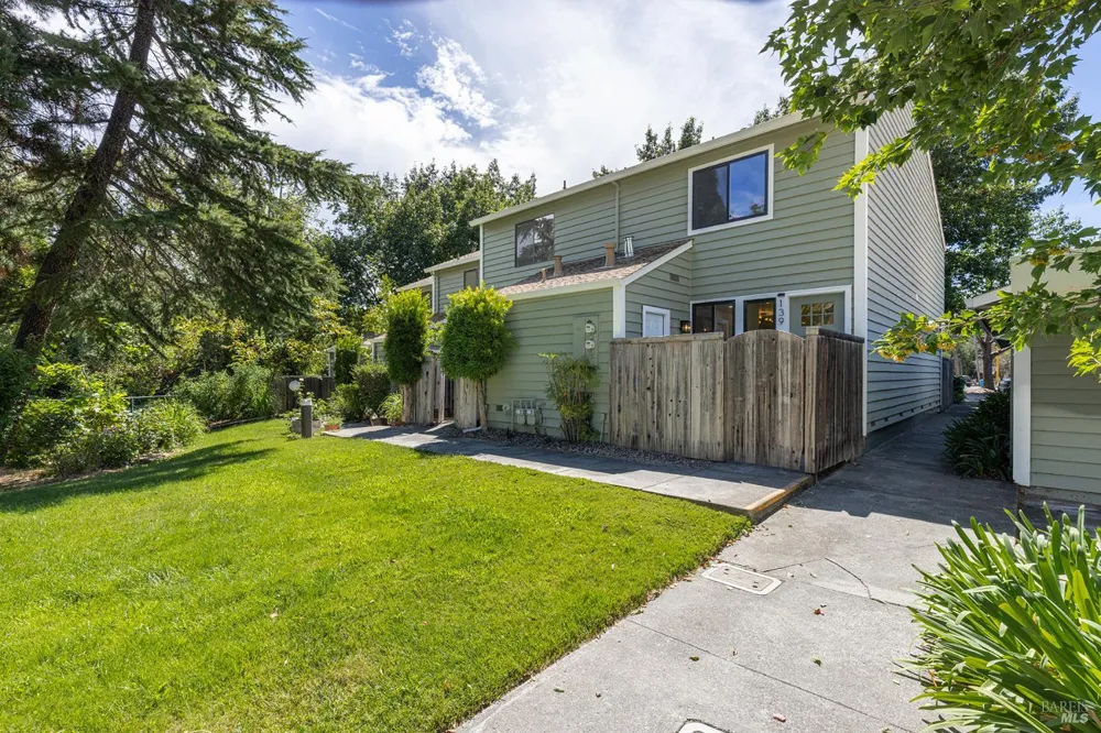 139 Vista View Drive Cloverdale, CA 95425