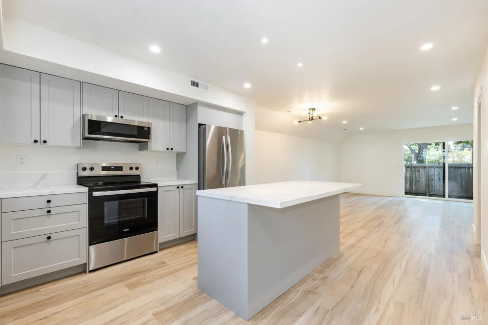 139 Vista View Drive Cloverdale, CA 95425