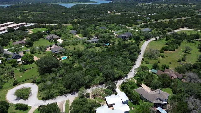 28 Hummingbird Way Spicewood, TX 78669