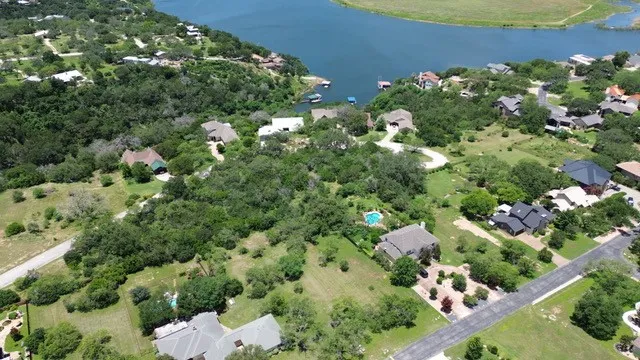 28 Hummingbird Way Spicewood, TX 78669