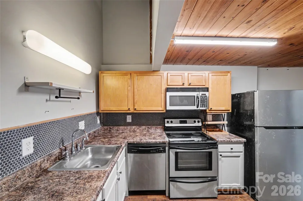 201 S Hoskins Road #316 Charlotte, NC 28208